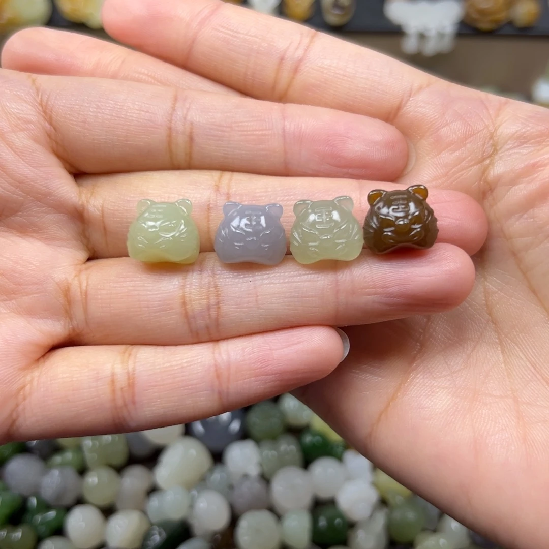 和田玉未镶嵌颈饰98一个多样性发其一