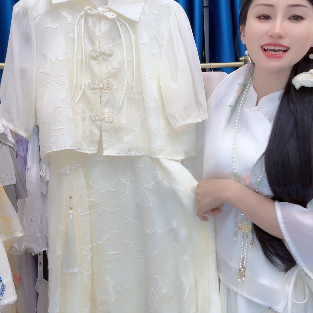 吊带女装的设计很好看542