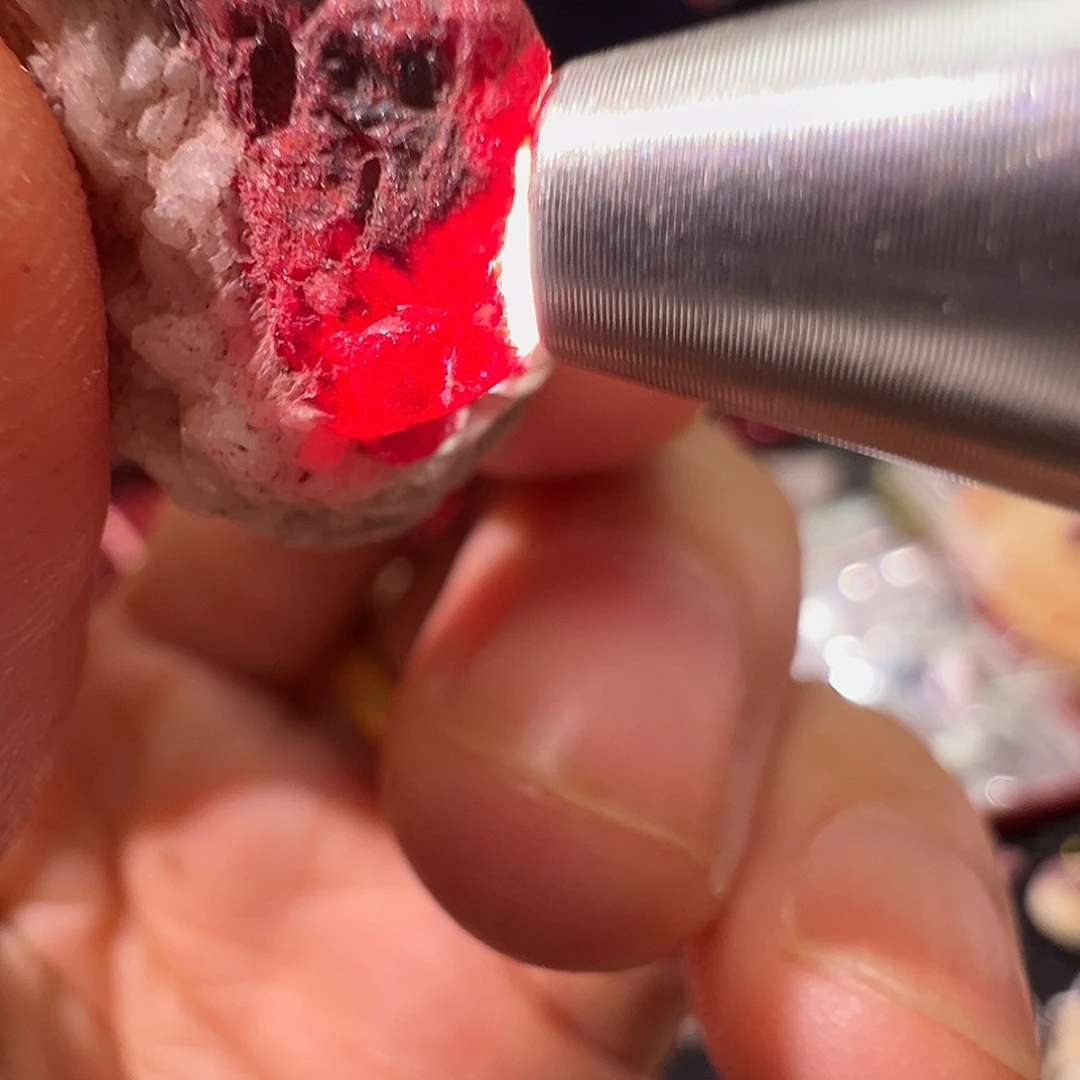 天然辰砂小晶体小石头