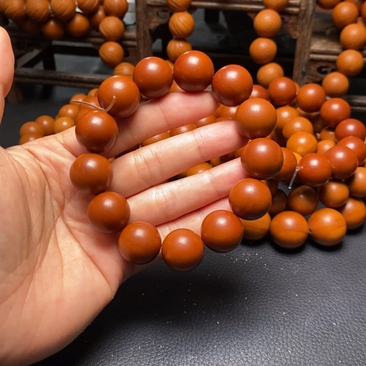 手串橄榄核1.72尺寸树王光珠鸡血红