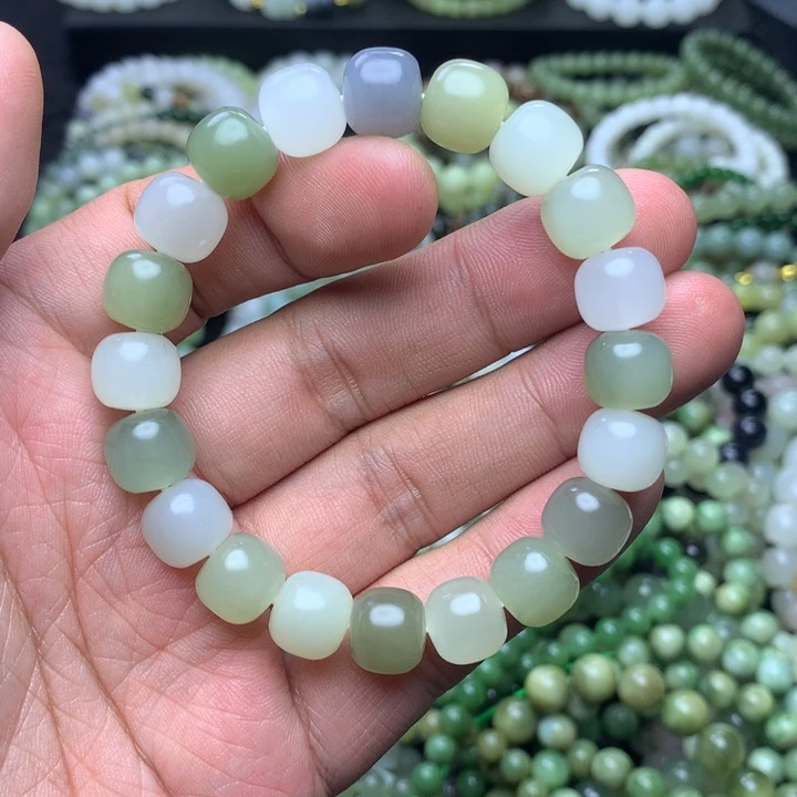 和田玉未镶嵌手串