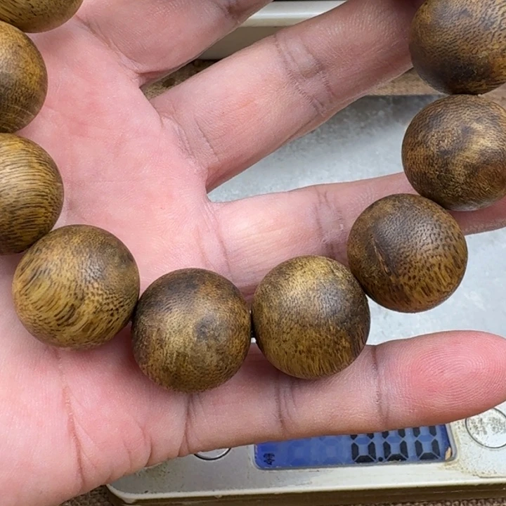 芳***茂手串沉香乌身手串21克加