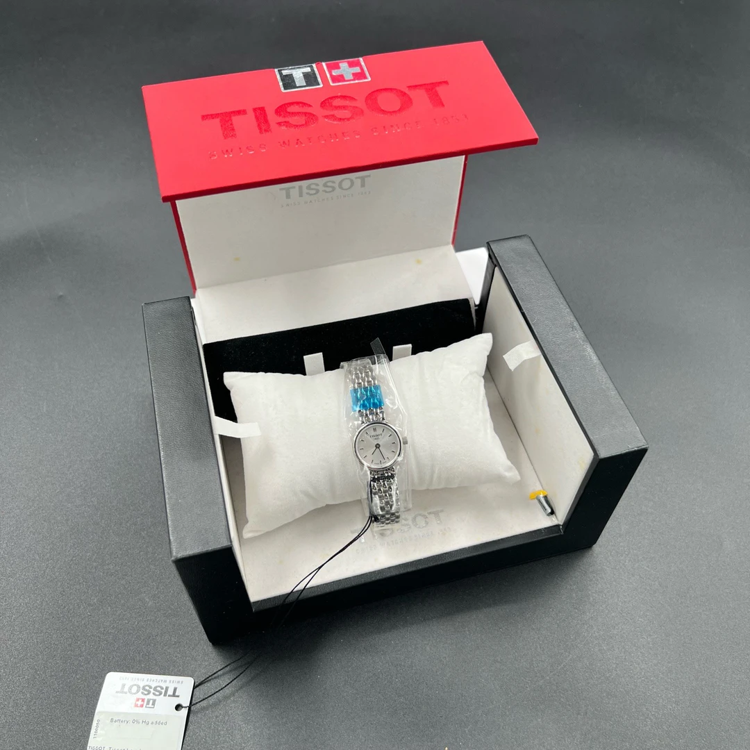 未使用 maje jp108 天梭 银色手表 05759