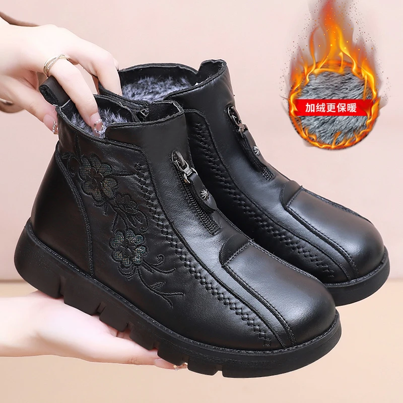 冬季老北京布鞋女靴子加绒保暖时尚妈妈棉鞋软底防滑短靴老人棉靴