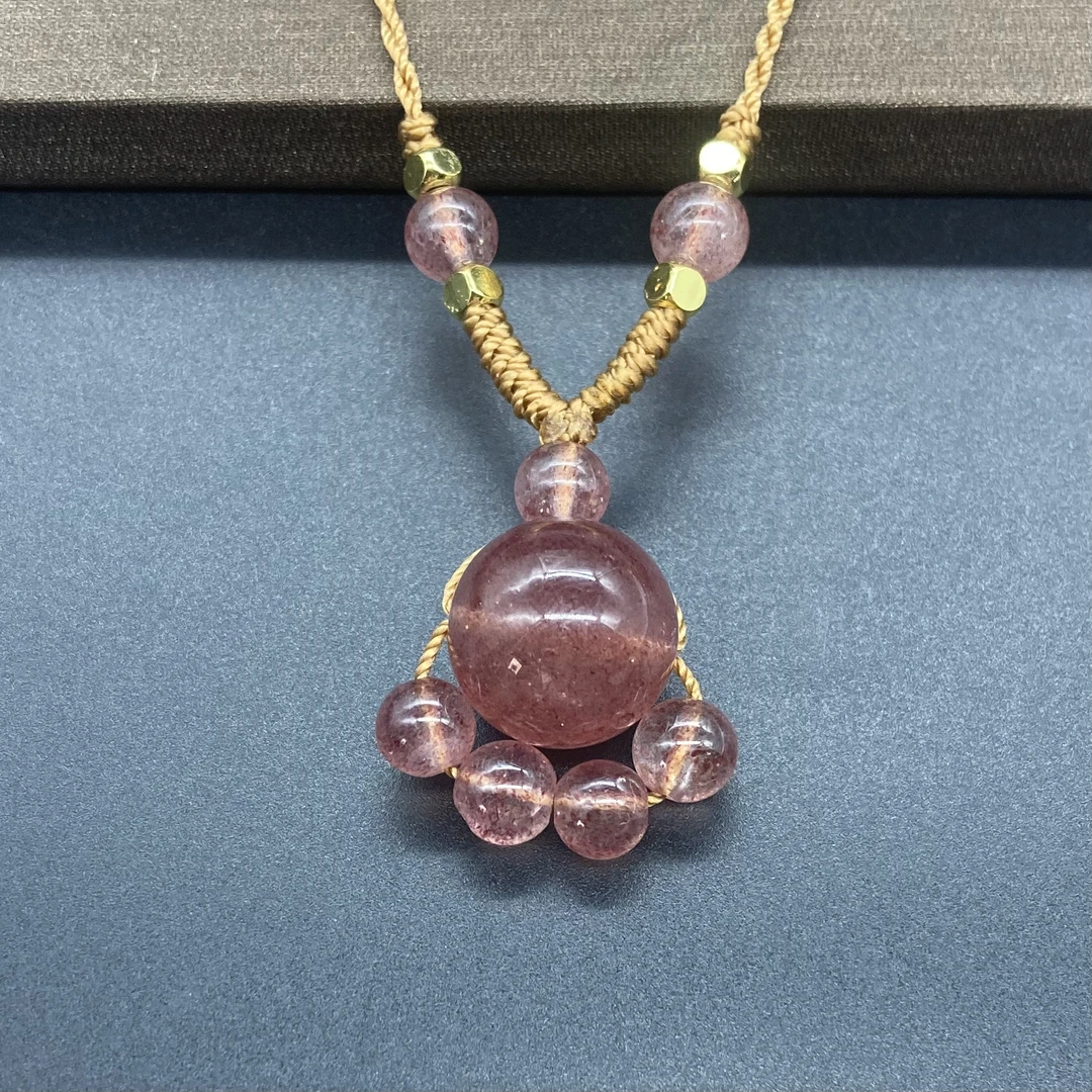 纯手工编织天然草莓晶猫爪项链气质精美轻奢百搭女士闺蜜时尚礼物