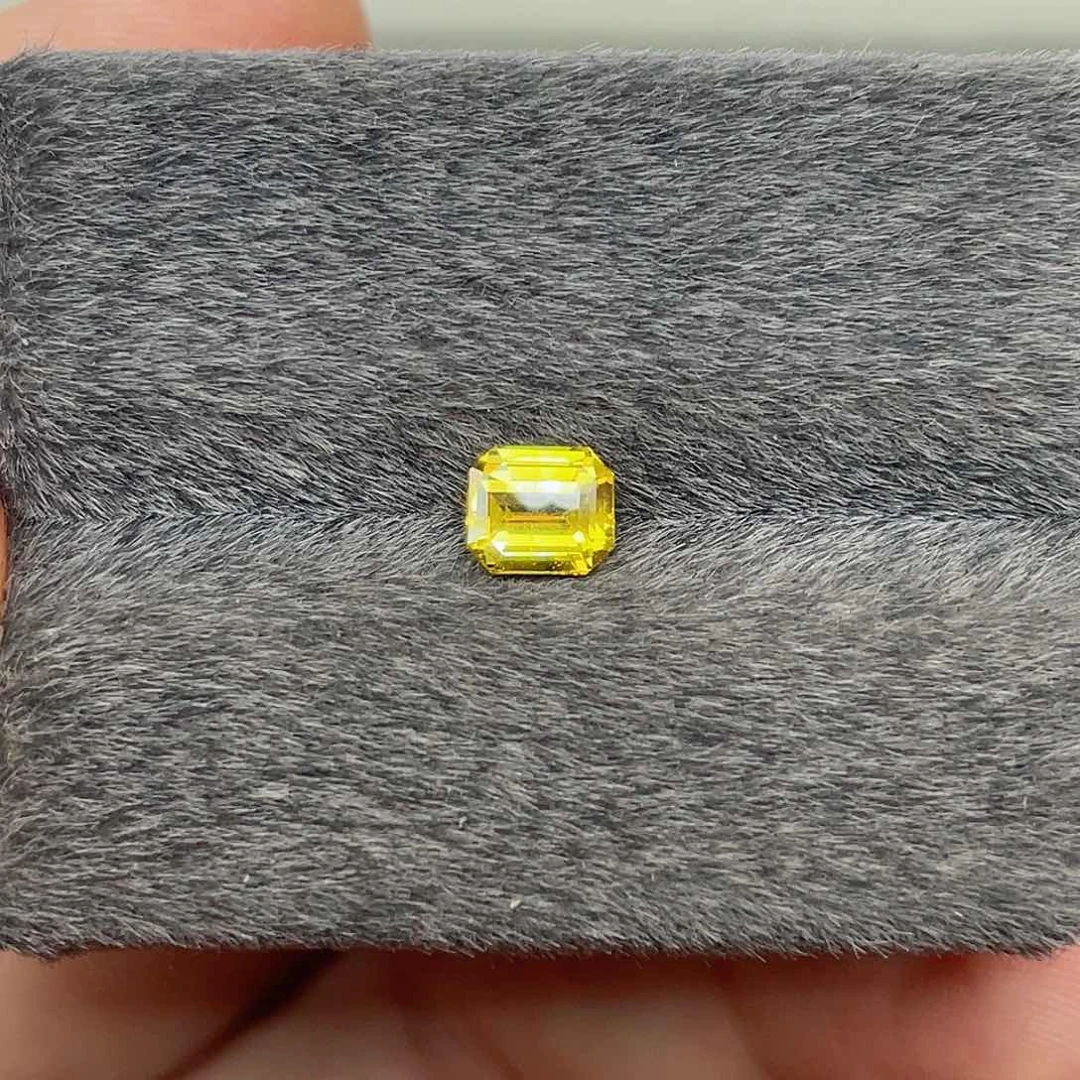 裸石蓝宝石1.03克拉天然金丝雀黄蓝宝璀璨吉尔德证书
