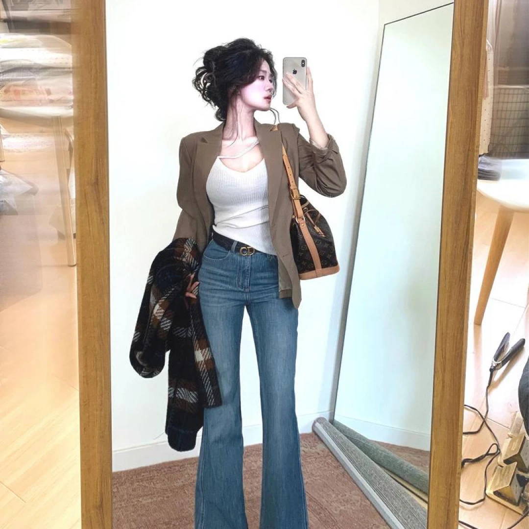 早秋新款御姐风盐系西装外套V领修身上衣百搭高腰微喇牛仔裤套装