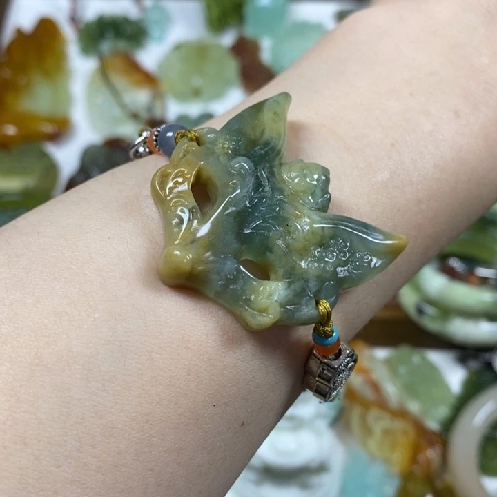 蛇纹石玉未镶嵌吊坠