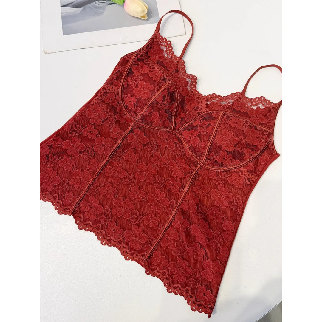 红色蕾丝吊带背心女2025新款秋冬带胸垫性感无袖内搭外穿打底上衣