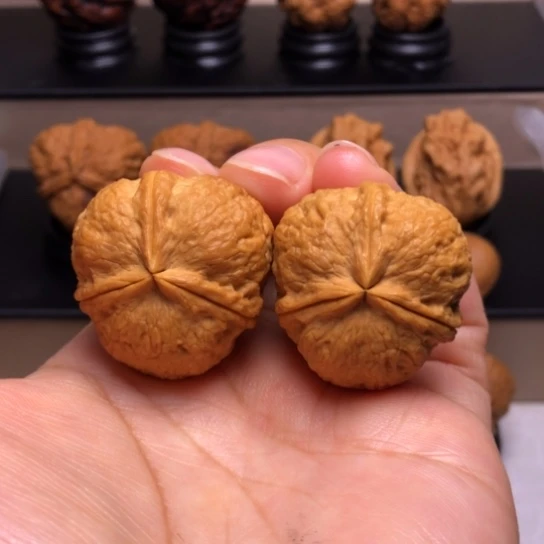 文玩核桃把件满天星三楞12