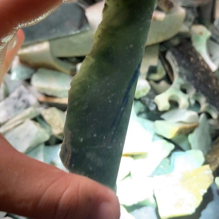 翡翠颈饰未镶嵌天然翡翠