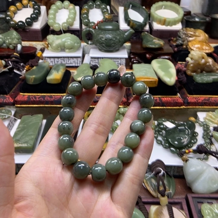 未镶嵌手串岫岩老玉（透闪石质玉）