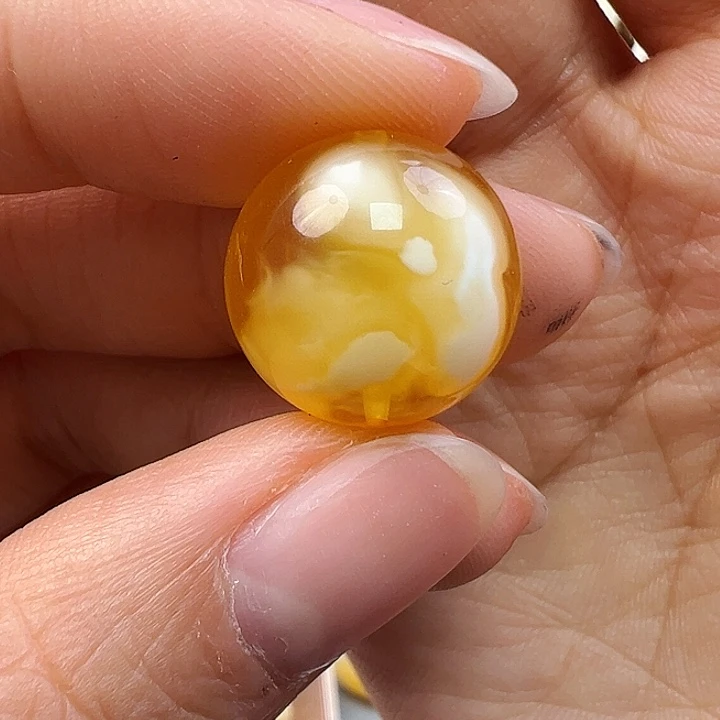 蜜蜡未镶嵌珠宝奇石