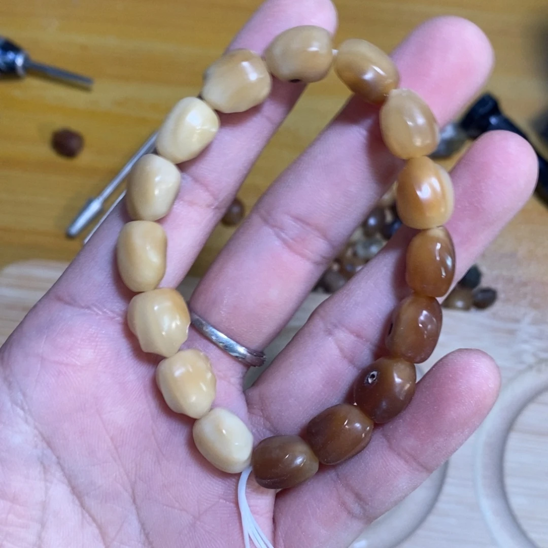 用***1龙脊菩提吊坠龙脊菩提玉化料单圈