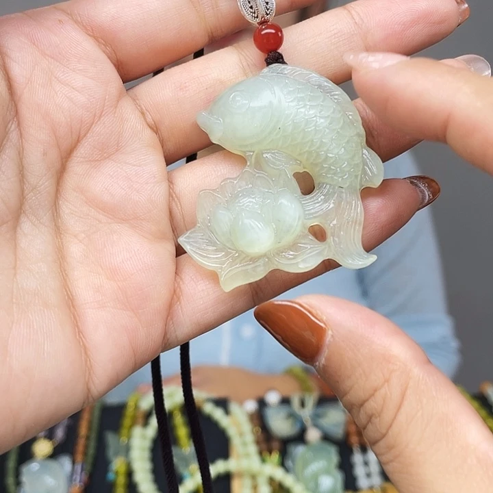 未镶嵌蛇纹石玉颈饰