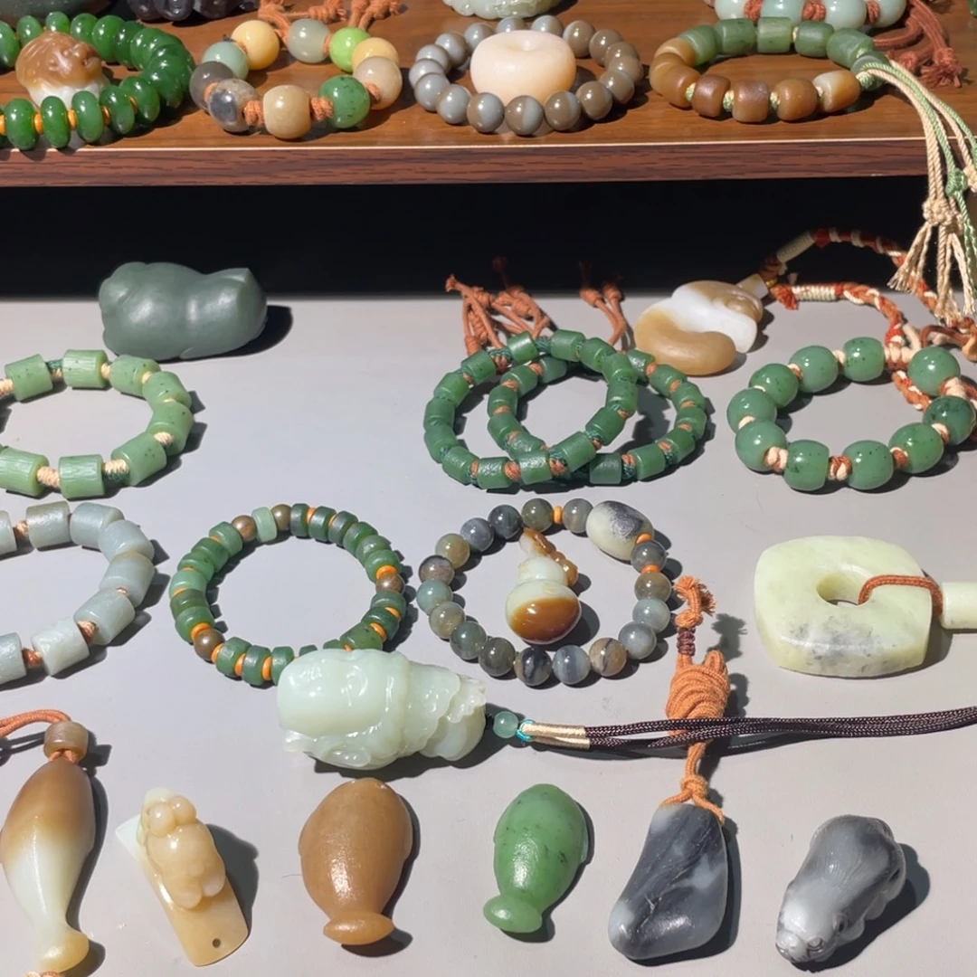 w***k和田玉未镶嵌颈饰