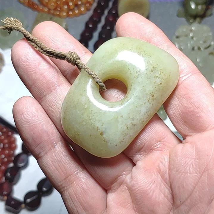 和田玉颈饰未镶嵌平