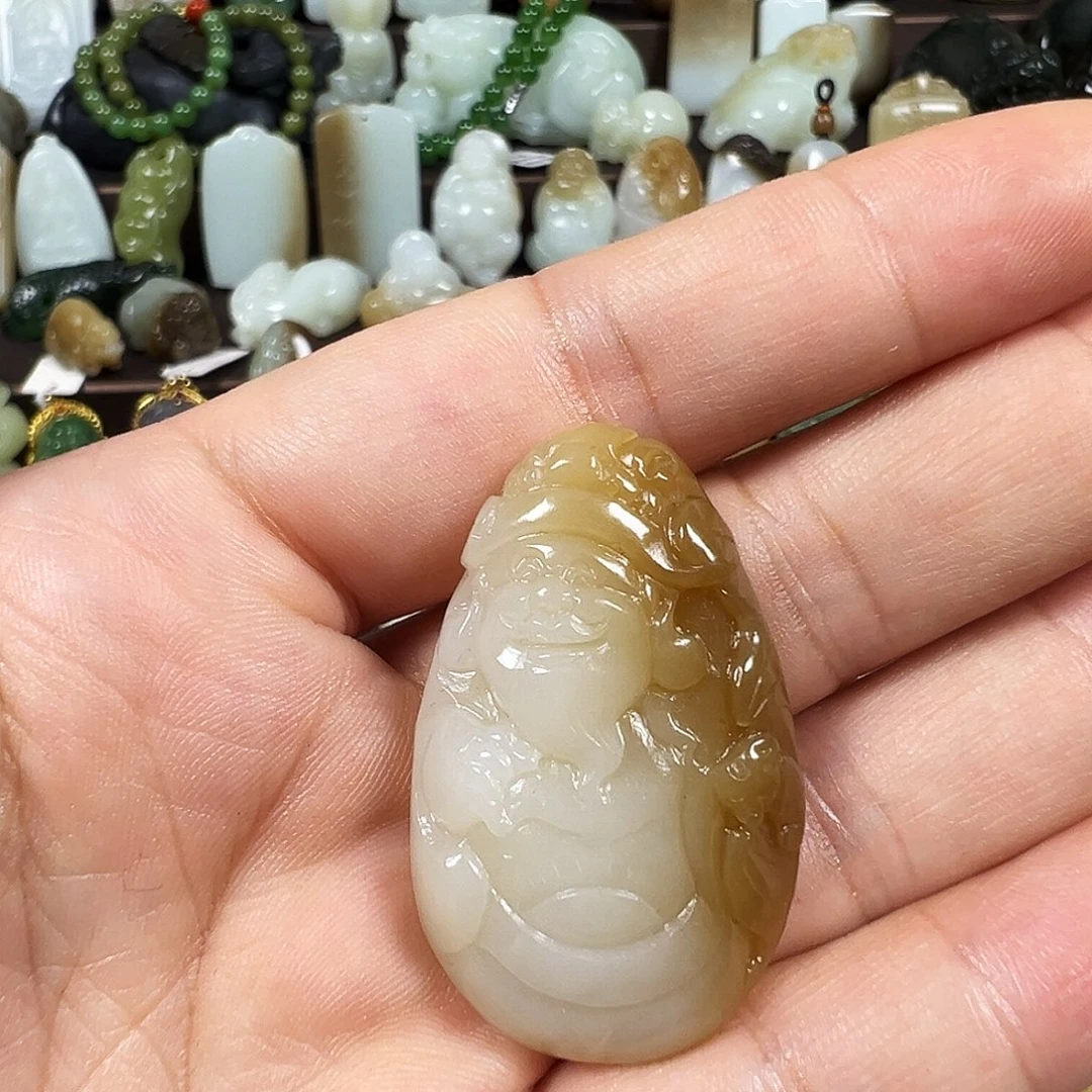 爱***限和田玉未镶嵌颈饰