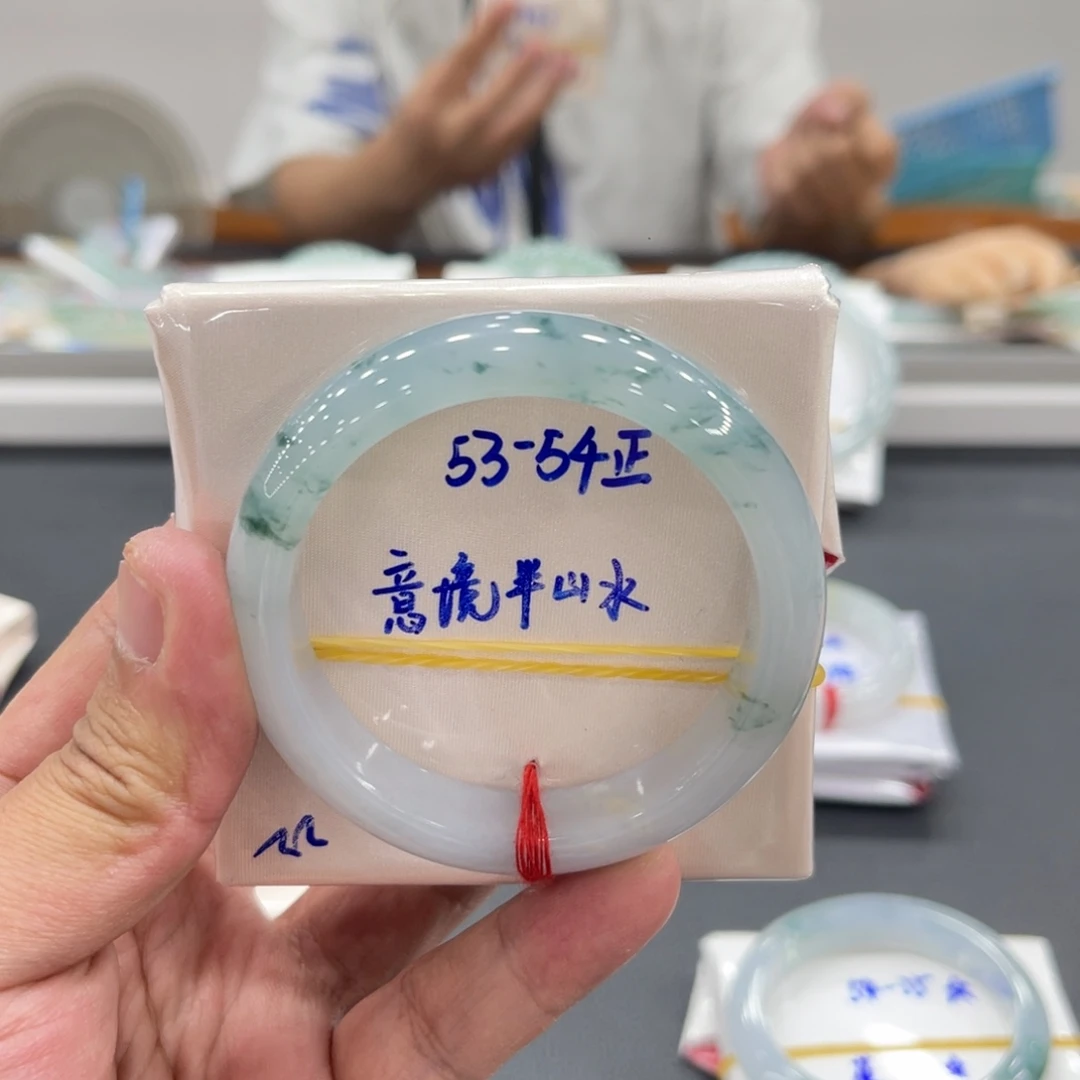 翡翠未镶嵌手镯缅甸翡翠