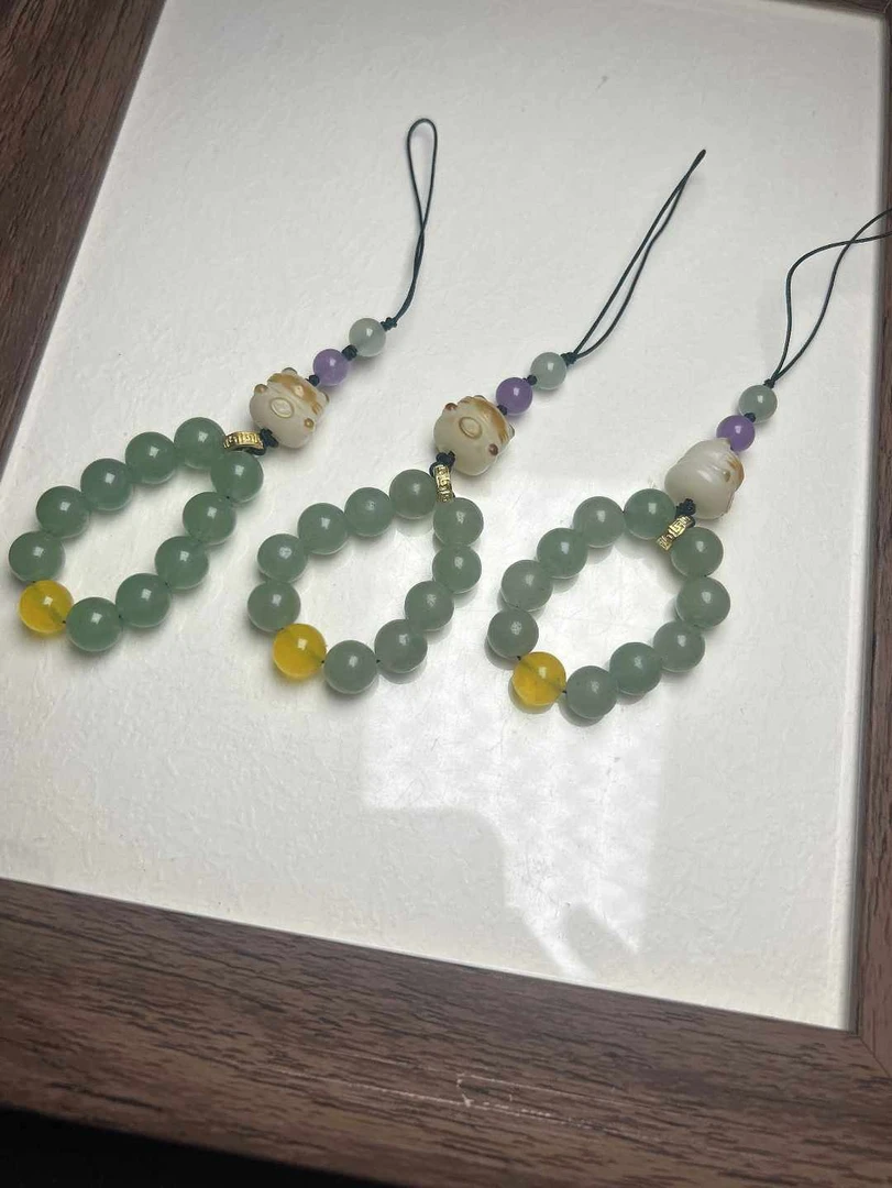 A-211 【东陵玉手机挂】（拍一发一 多样性发货）