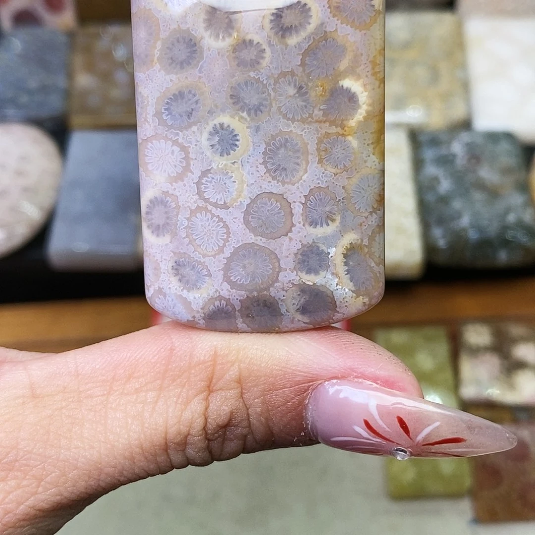 硅化玉颈饰合金画*生