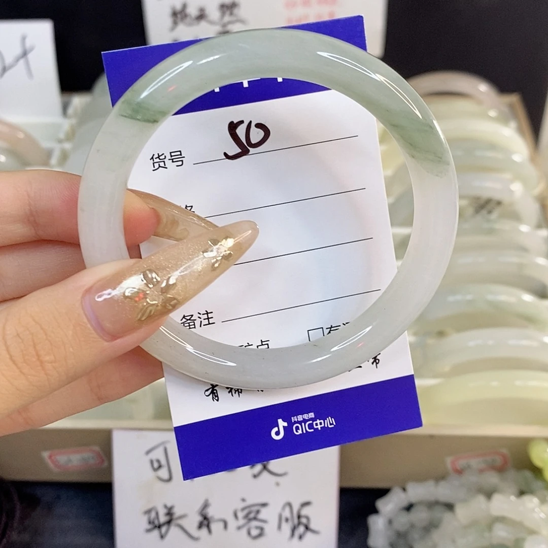 未镶嵌手镯石英质玉