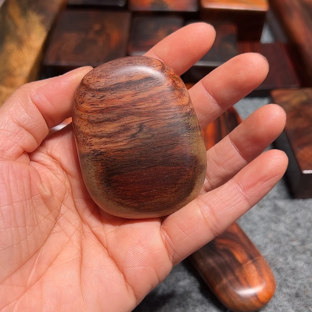 龍***人交趾黄檀（大红酸枝）