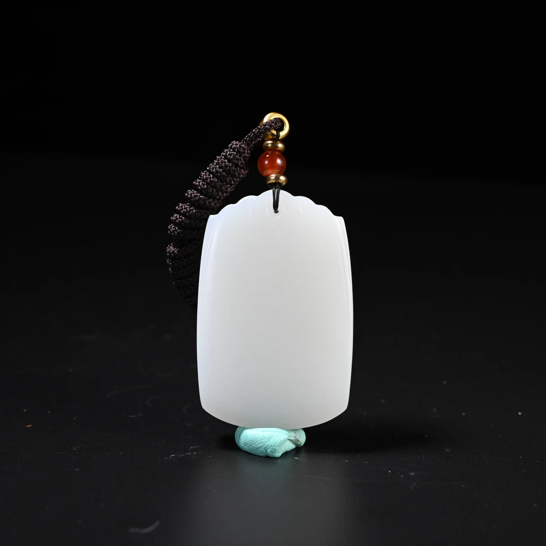 LOT8806 2511040094和田玉平安无事牌牌佩/保利