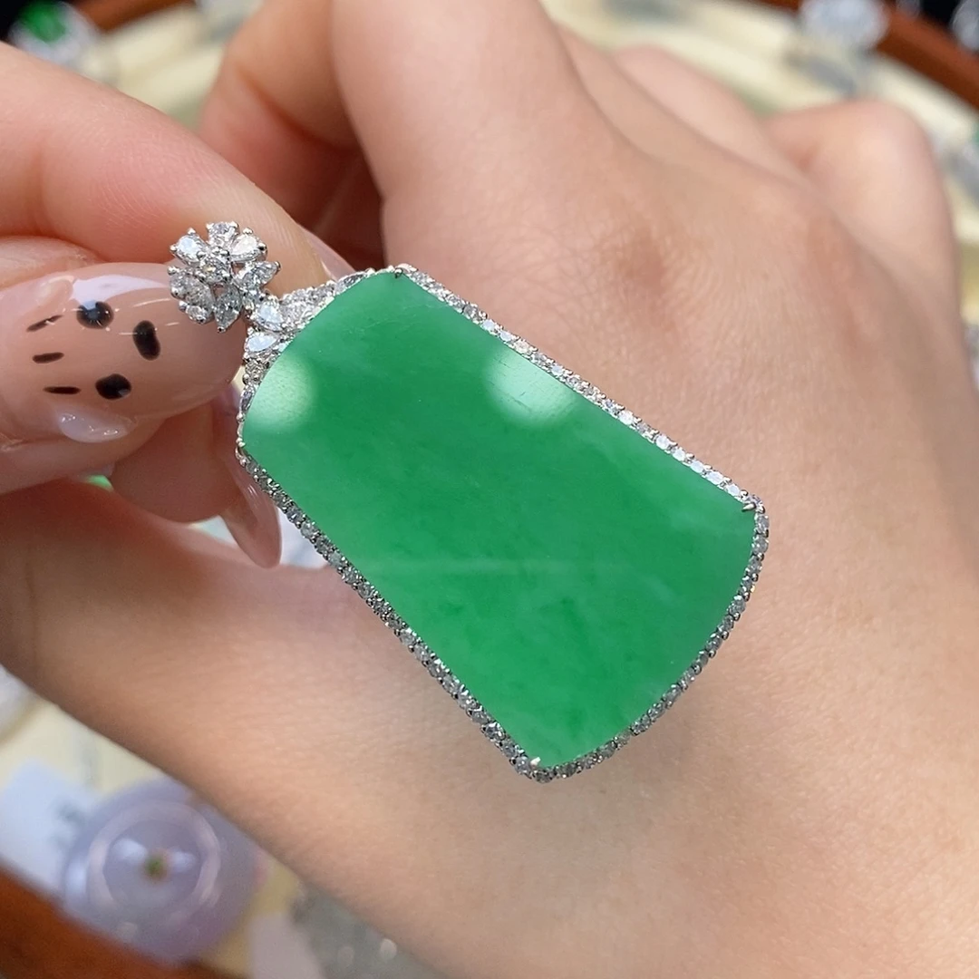 翡翠吊坠(不含链)18K金镶嵌无事牌