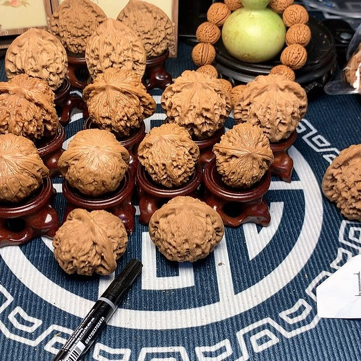 吊坠文玩核桃大**哥核桃