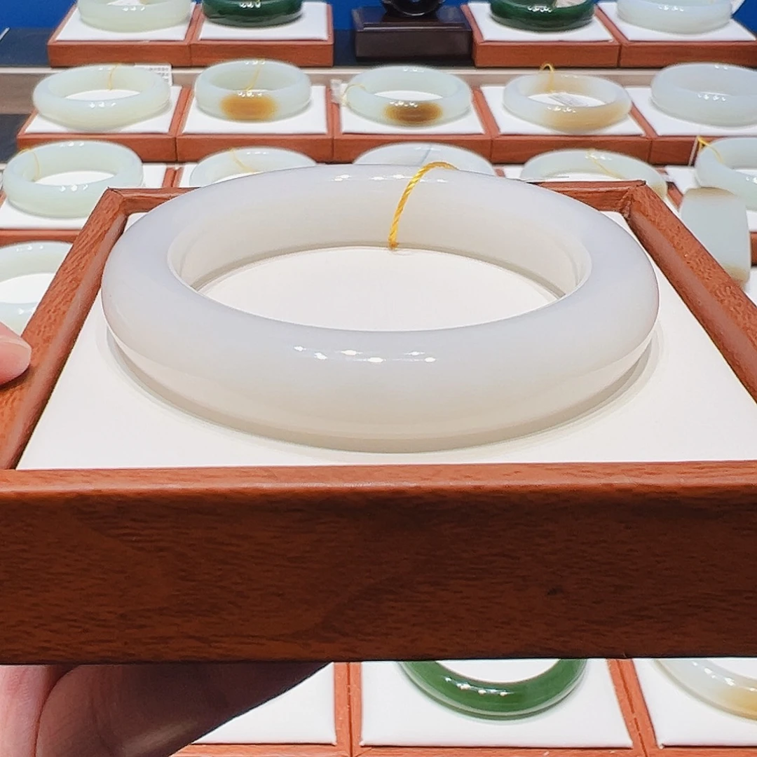 和田玉未镶嵌手镯羊脂白5556