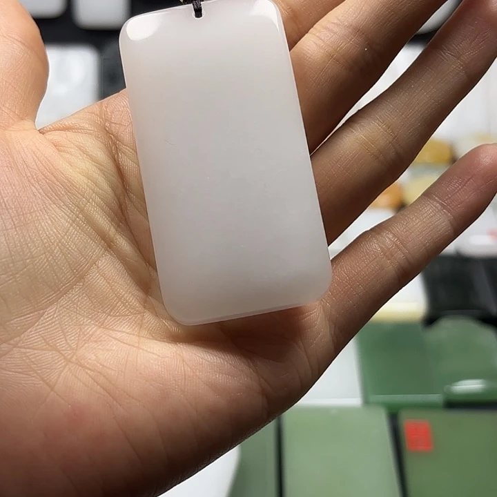 石英质玉（金丝玉）未镶嵌颈饰