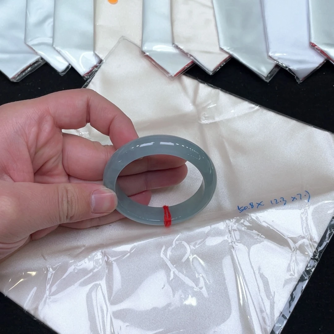 翡翠手镯未镶嵌50.8正圈