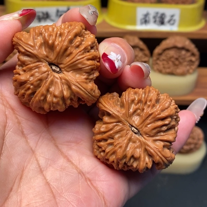 R***o文玩核桃吊坠42全品南疆石