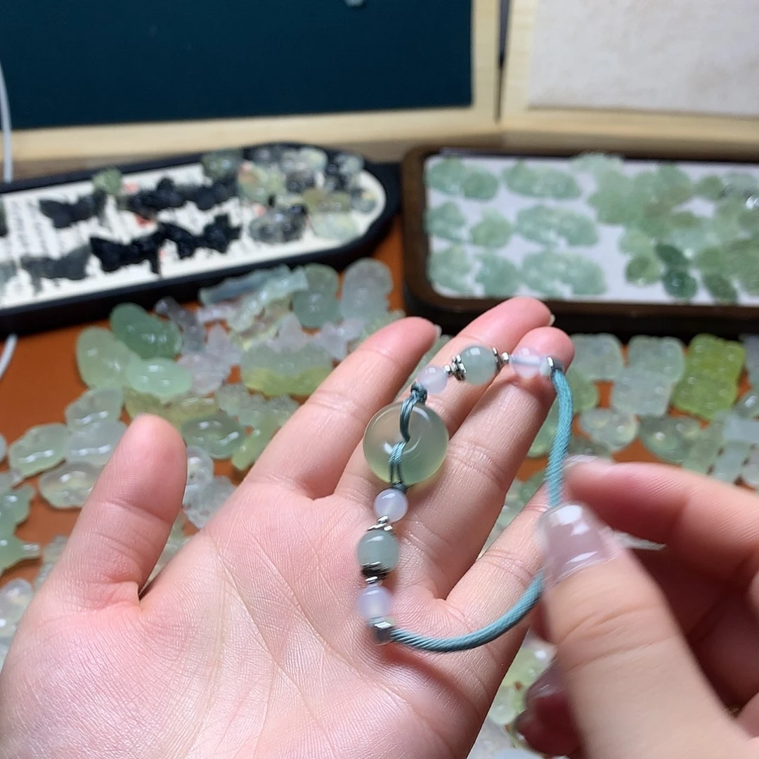 蛇纹石玉合金颈饰