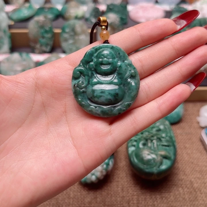 独山玉未镶嵌颈饰