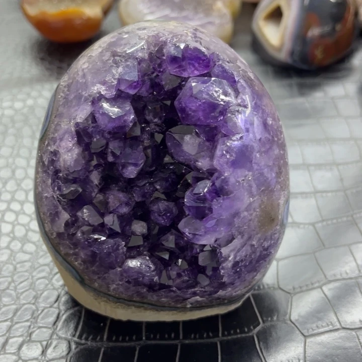 未镶嵌水晶珠宝半成品