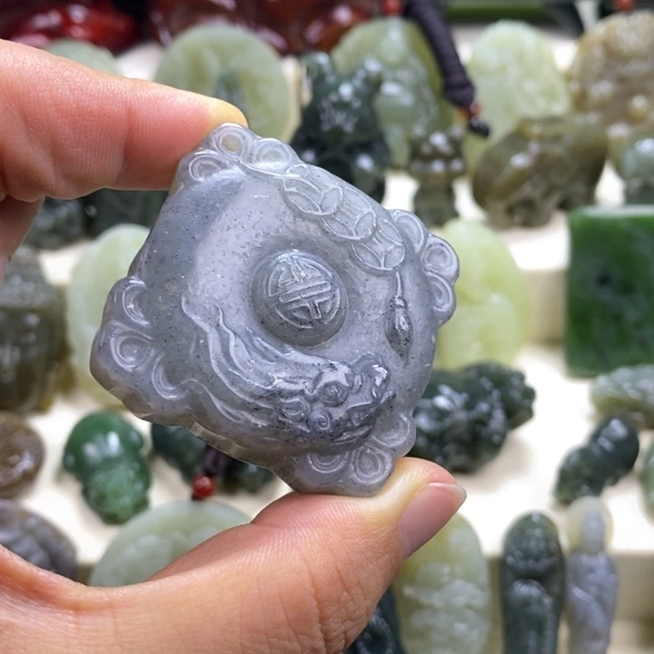 颈饰未镶嵌和田玉