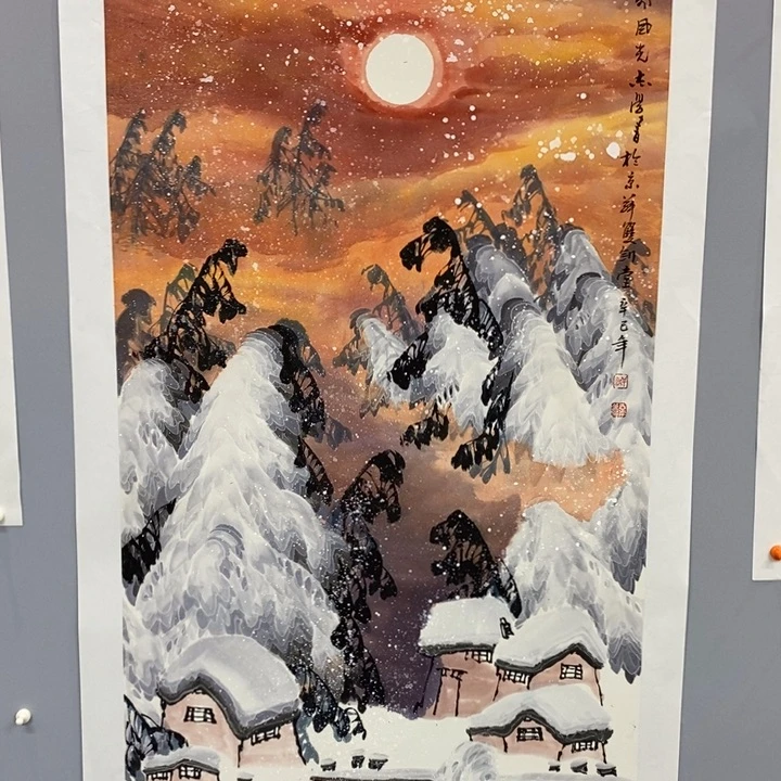 手绘作品等多种形式进行