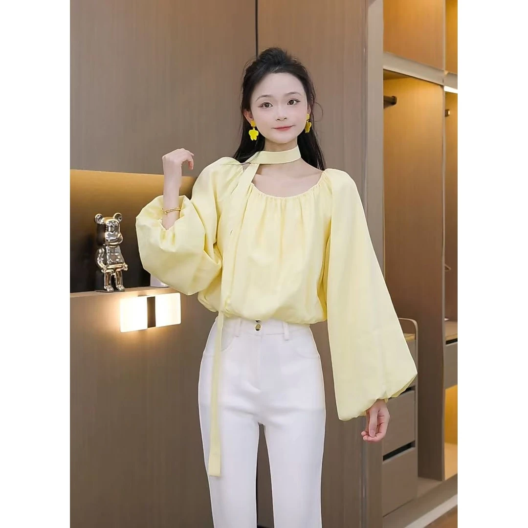 【秀宝女装】设计款法式气质飘带一字肩百搭衬衫XB4901