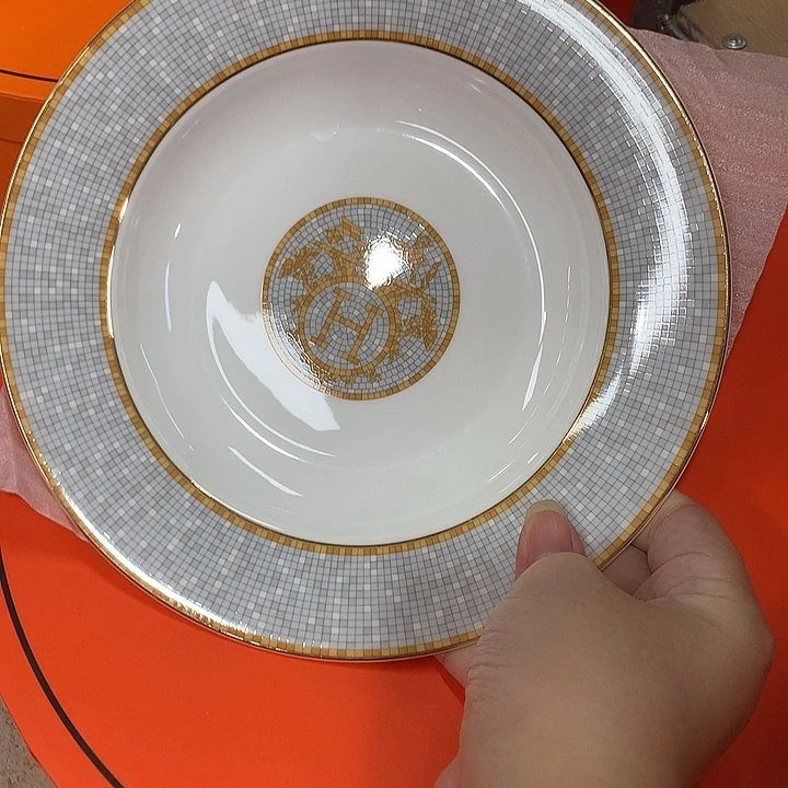瓷片我的手机没费啦