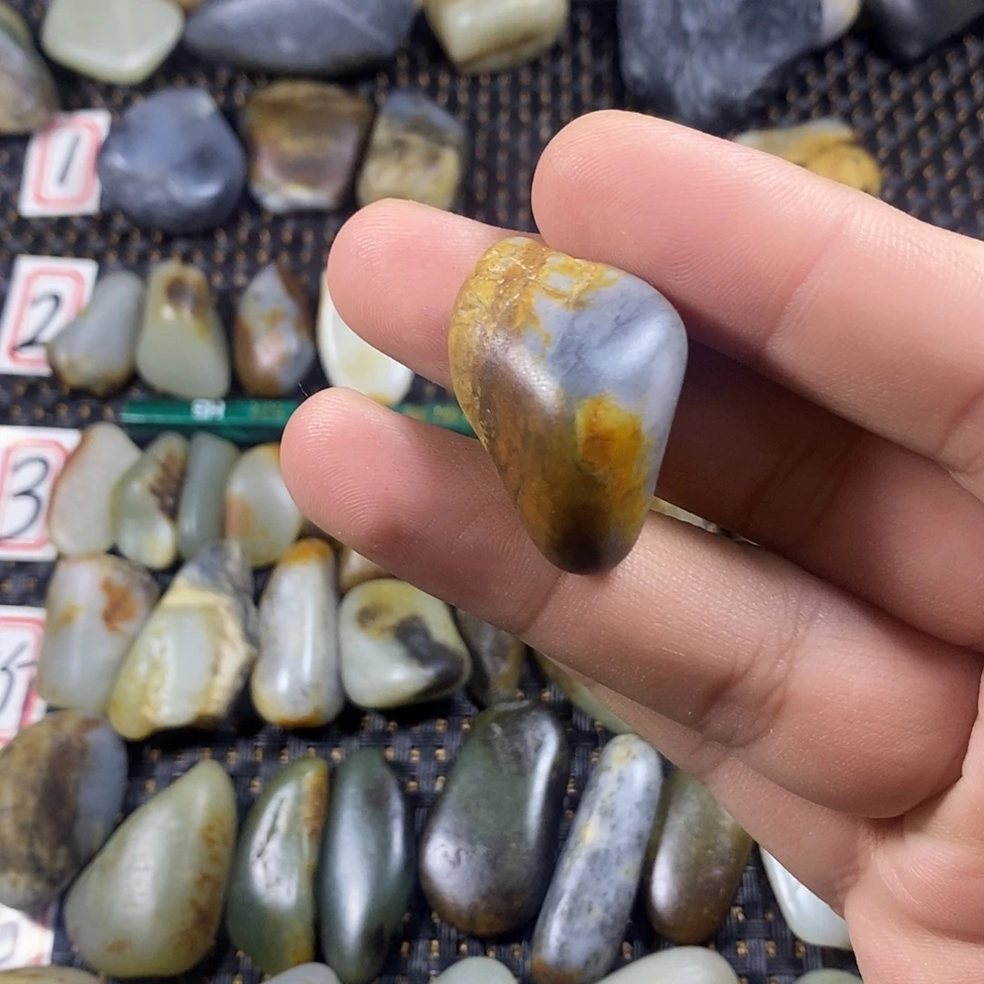 和田玉（糖玉）未镶嵌挂件