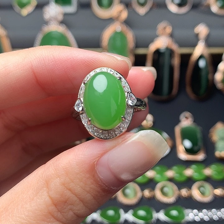 豆***人和田玉银S925镶嵌戒指