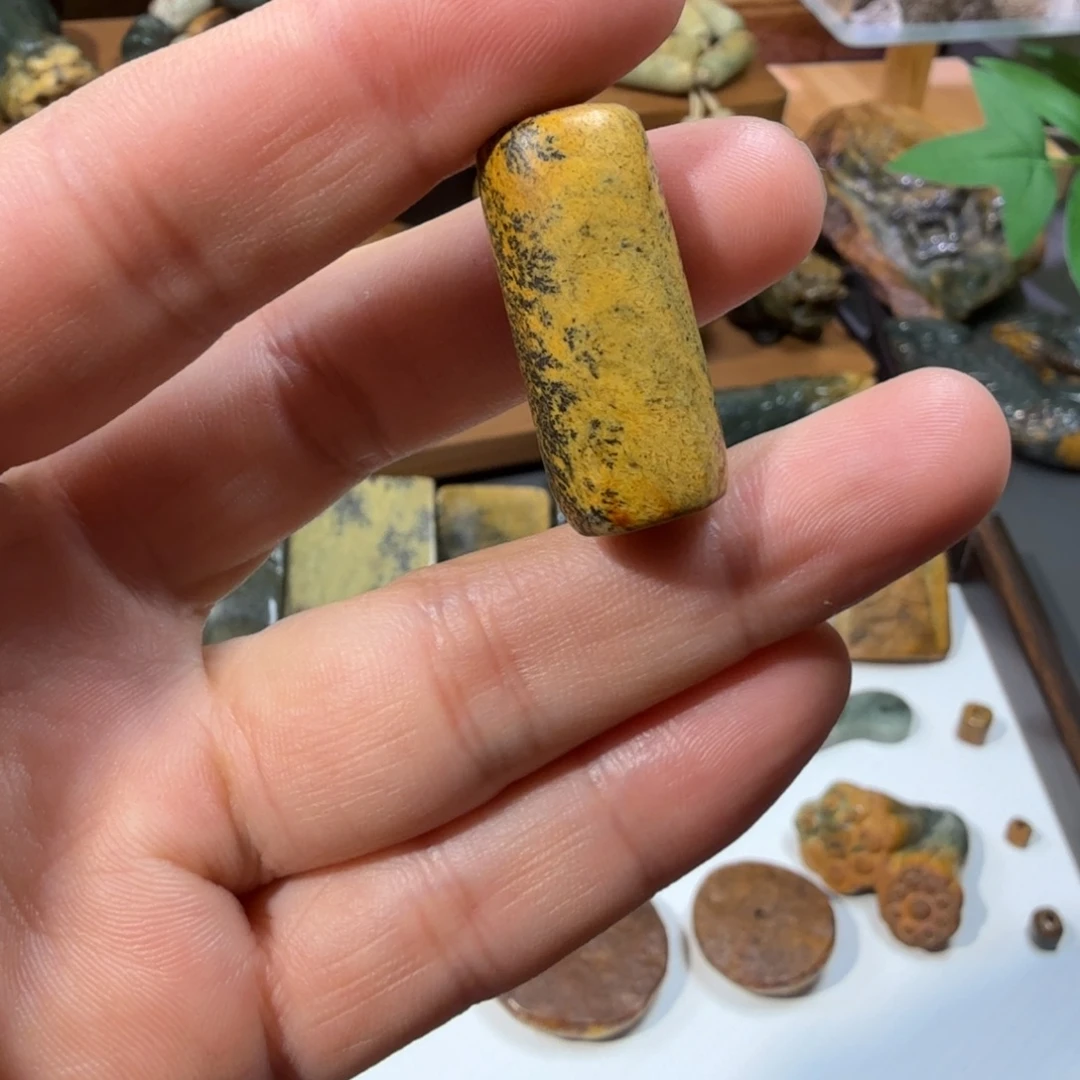 岫岩河磨玉（透闪石质玉）未镶嵌颈饰