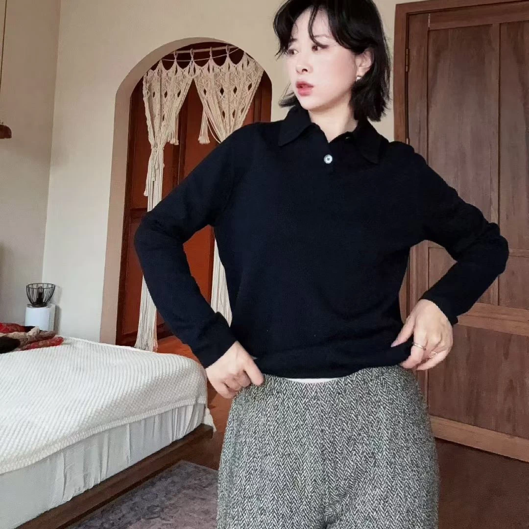 爱玛/黑蓝色polo领毛衣