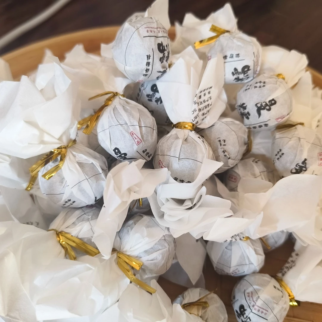 2025年曼糯古树生茶龙珠