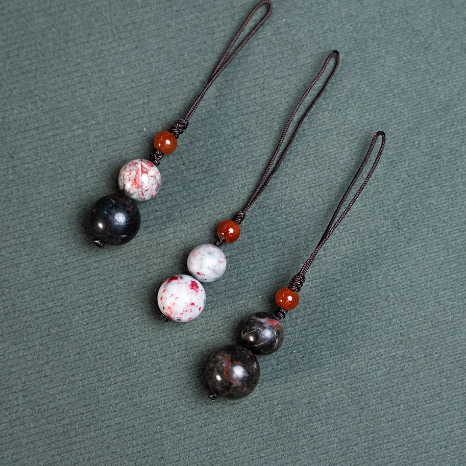 辰砂原石手机扣
