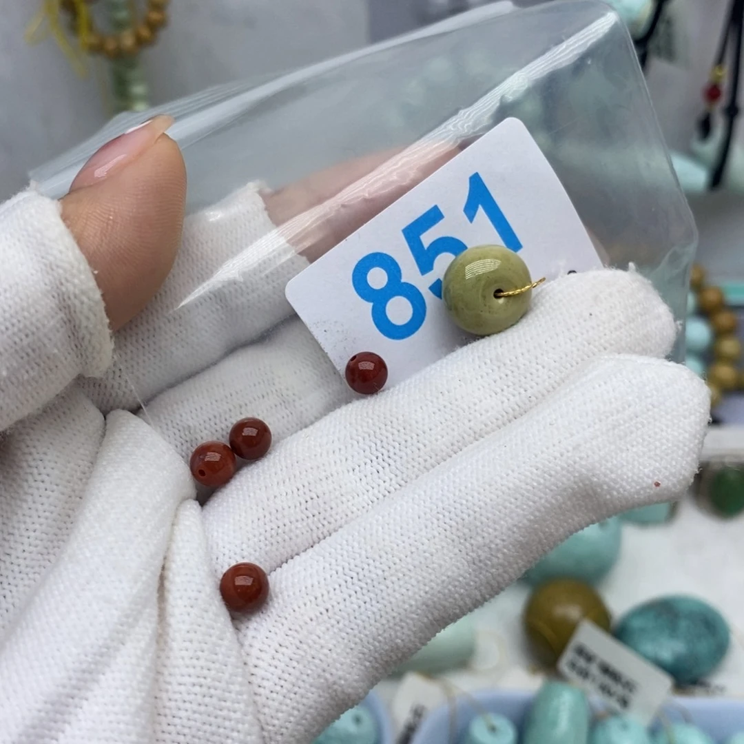 南红玛瑙未镶嵌珠宝奇石墨*