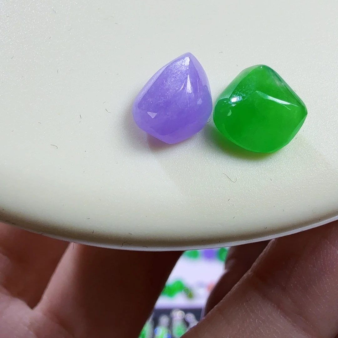 翡翠未镶嵌颈饰裸石