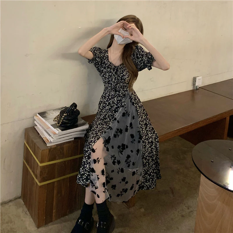 碎花方领连衣裙女春夏2025新款法式复古设计感网纱拼接中长款裙子